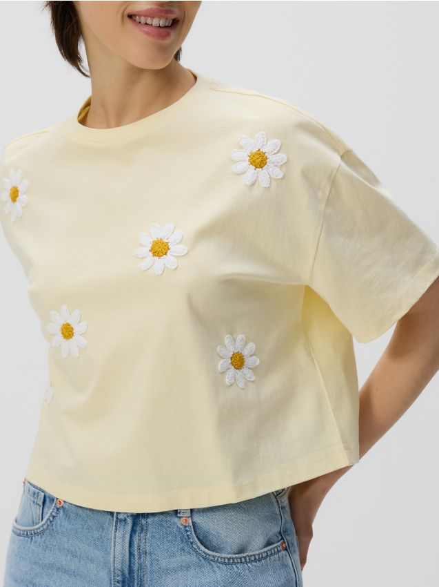 T-shirt with embroidery - RESERVED