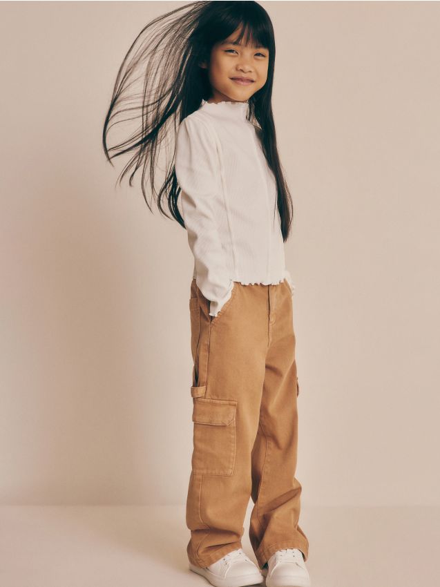 Reserved - blugi wide leg cu buzunare cargo - bej
