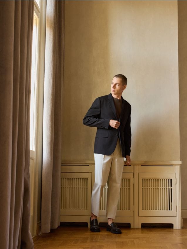 Suit trousers with pressed crease - RESERVED