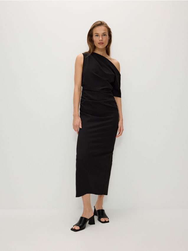 Reserved - rochie cu drapaj - negru