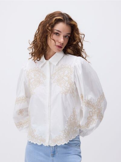 Chemise en coton brodé