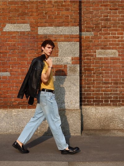 Loose jeans with wash effect