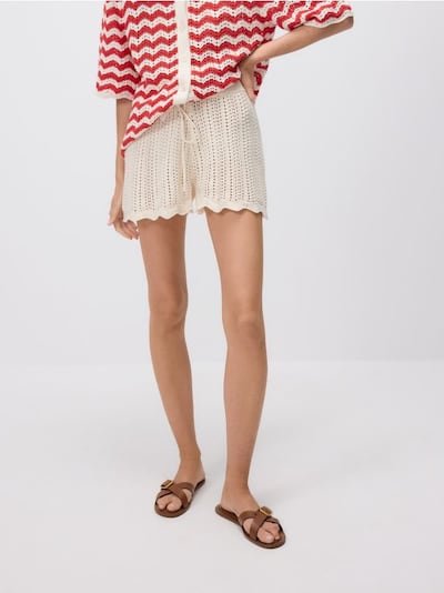 Knit shorts with drawstring
