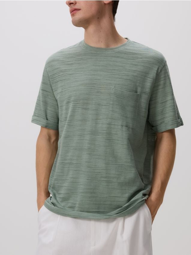 Comfort fit T-shirt with pocket - RESERVED