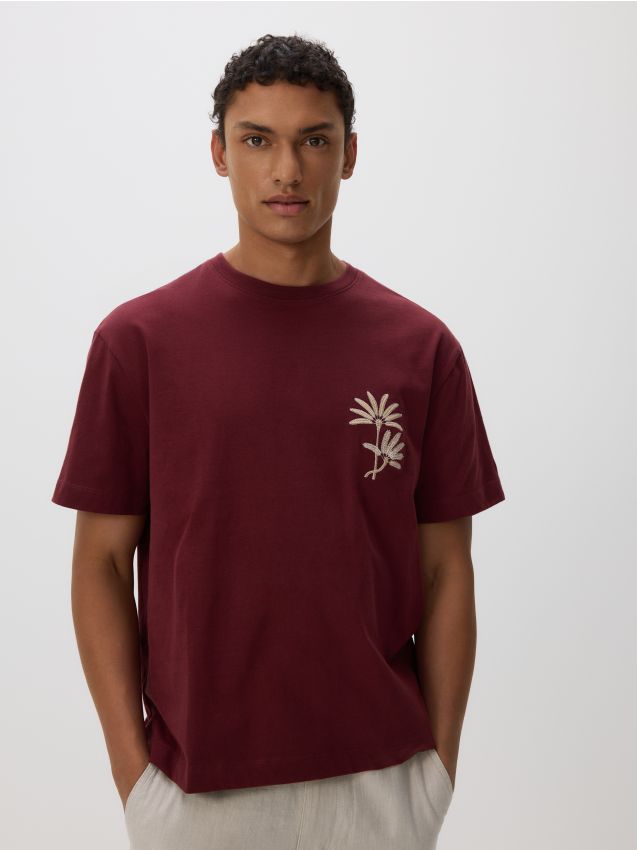 Boxy T-shirt with embroidery - RESERVED