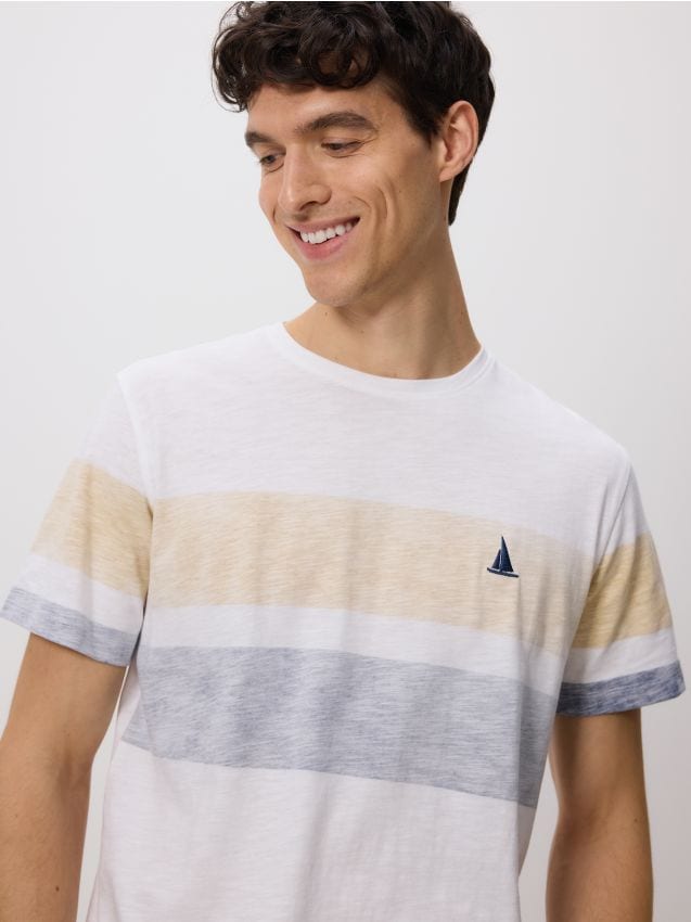 Regular fit T-shirt with embroidery - RESERVED