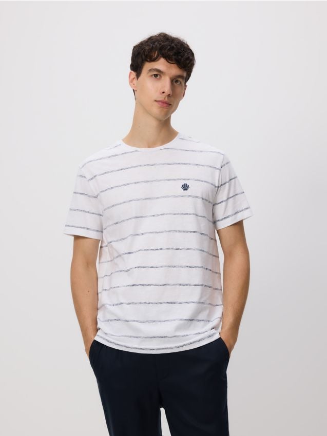 Regular fit T-shirt with embroidery - RESERVED