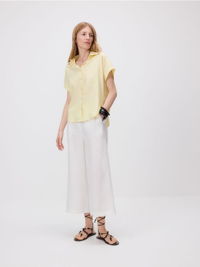 Blouse van stof met een hoog linnengehalte en een viscosemix - RESERVED