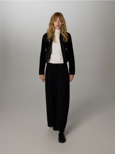 Suede jacket with collar