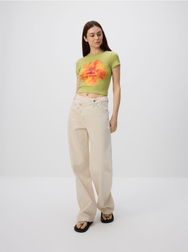 T-shirt with floral print - RESERVED