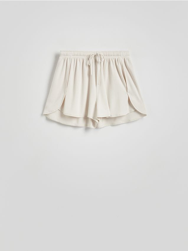 LADIES` SHORTS - RESERVED