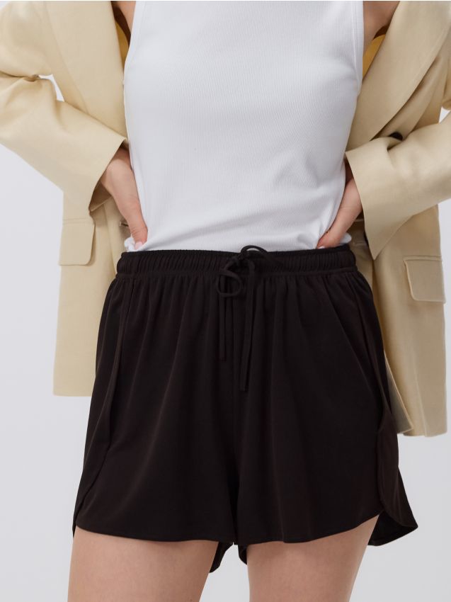 LADIES` SHORTS - RESERVED