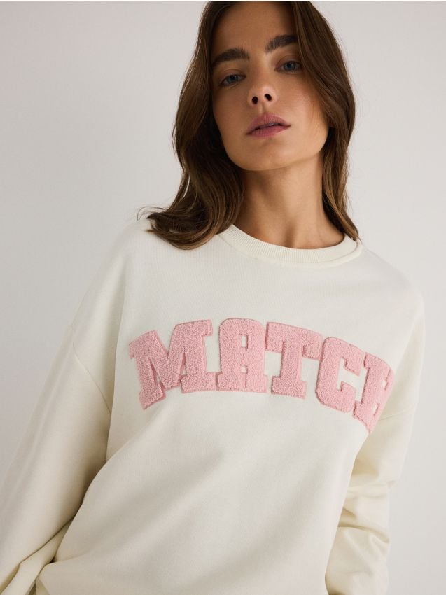 Bluza oversize z haftem - RESERVED