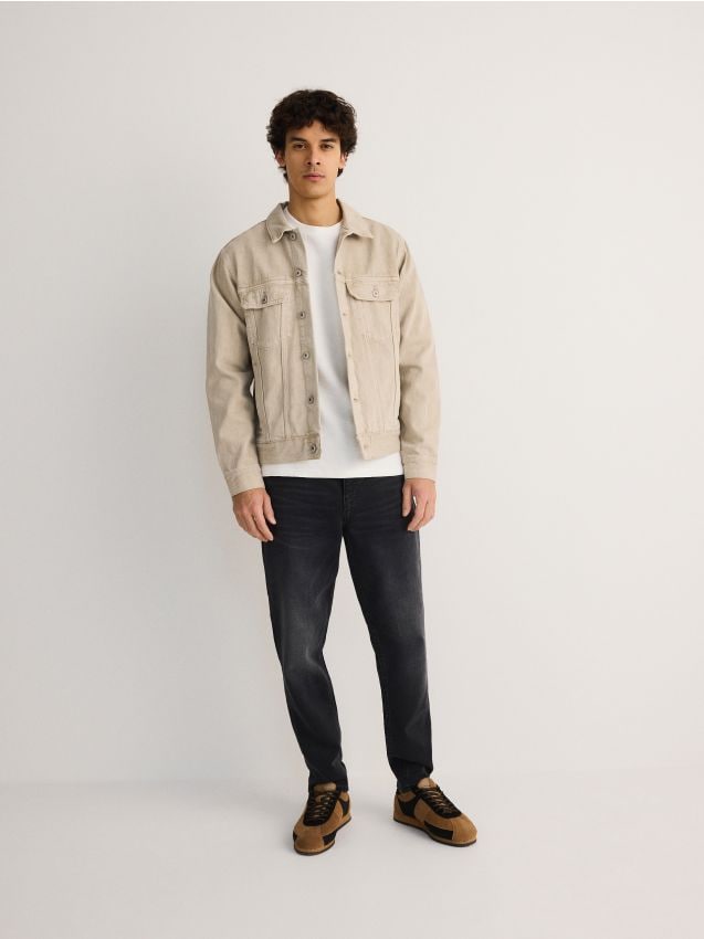 Jean jacket with pockets