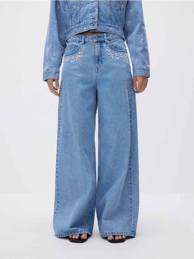 Wide leg jeans with embroidery detailing - RESERVED