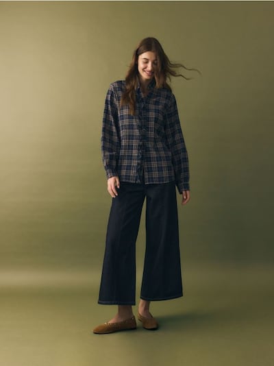 Jeansy wide leg z przeszyciami