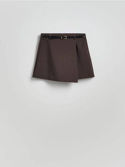 Skort με ζώνη