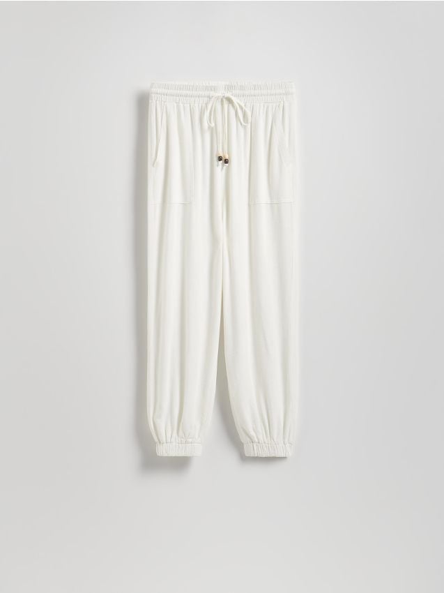 Reserved - Pantaloni jogger cu adaos de viscoză - crem