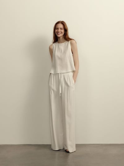 Trousers with linen blend