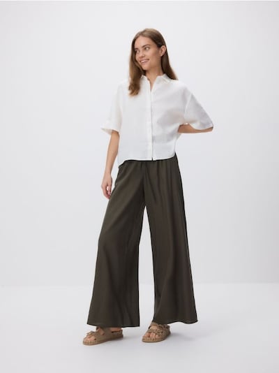 Trousers with linen blend