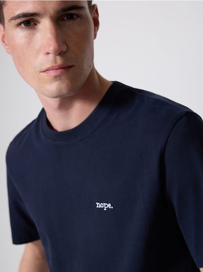 T-Shirt im Regular-Fit mit Stickerei