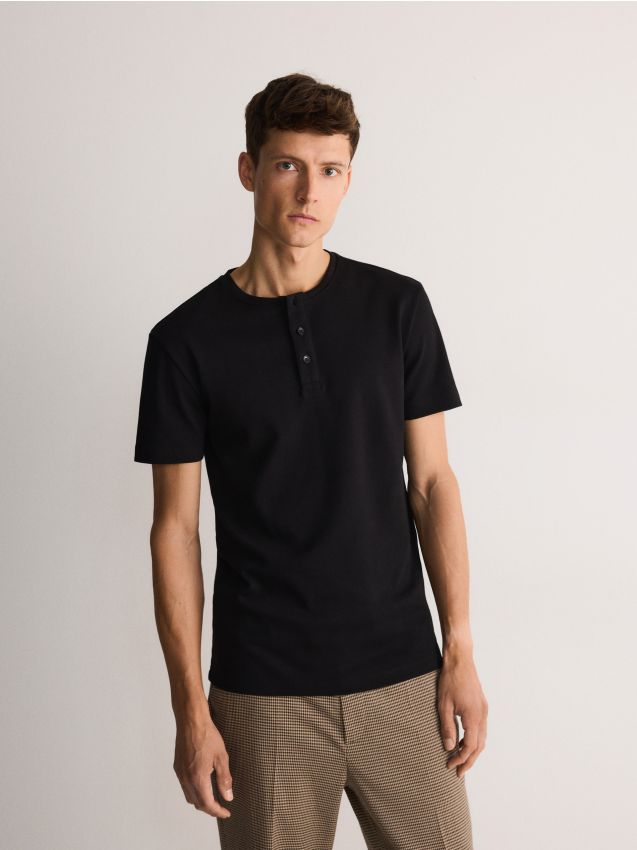 Slim fit T-shirt with button-fastened neck - RESERVED