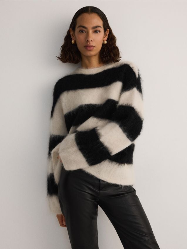 LADIES` SWEATER - RESERVED