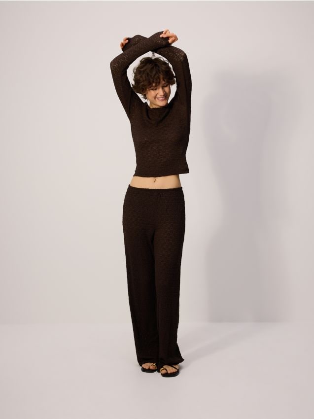 Crinkled trousers - RESERVED