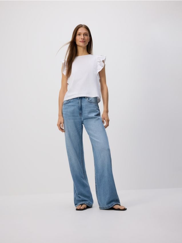 Bluse med flæser - RESERVED