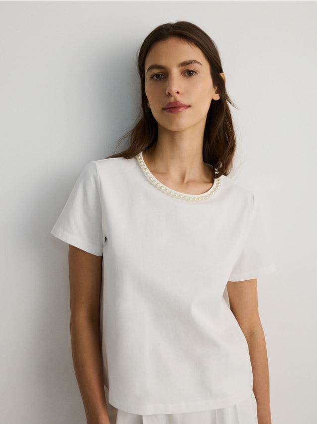 Reserved - tricou cu decolteu ornamental - alb